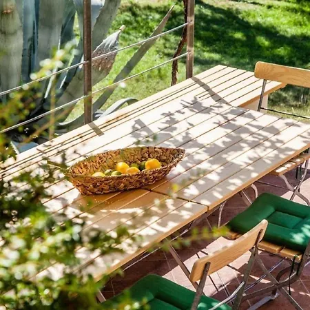 Rustiko-landhaus Mit Infinity-pool Und Seeblick Ferienhaus
