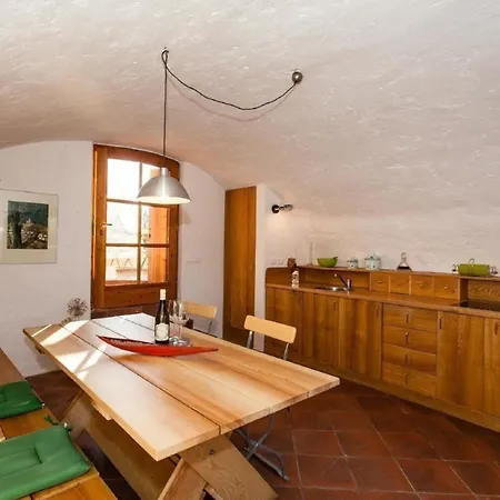 Tatil Evi Rustiko-landhaus Mit Infinity-pool Und Seeblick *