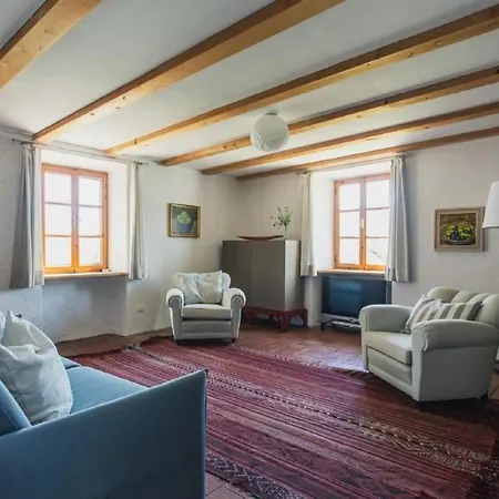 Tatil Evi Rustiko-landhaus Mit Infinity-pool Und Seeblick
