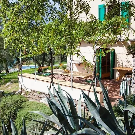 Rustiko-landhaus Mit Infinity-pool Und Seeblick Casa vacanze *